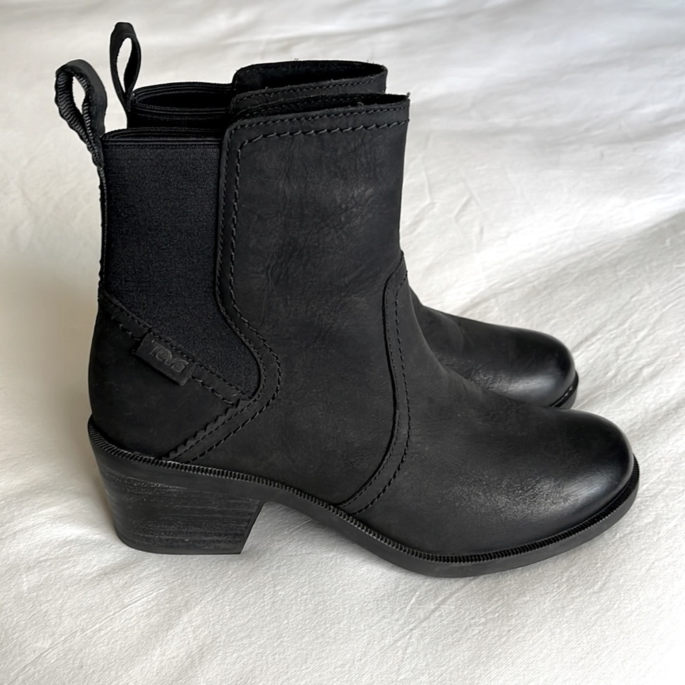 TEVA Anaya Chelsea waterproof boot
